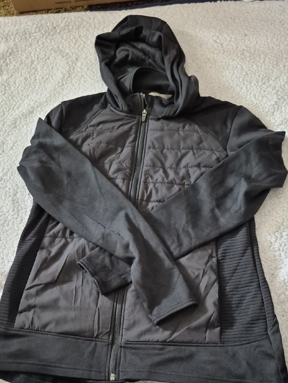 LG: 🖤Tuff Athletics Jacket with Lightweight Puffer Design